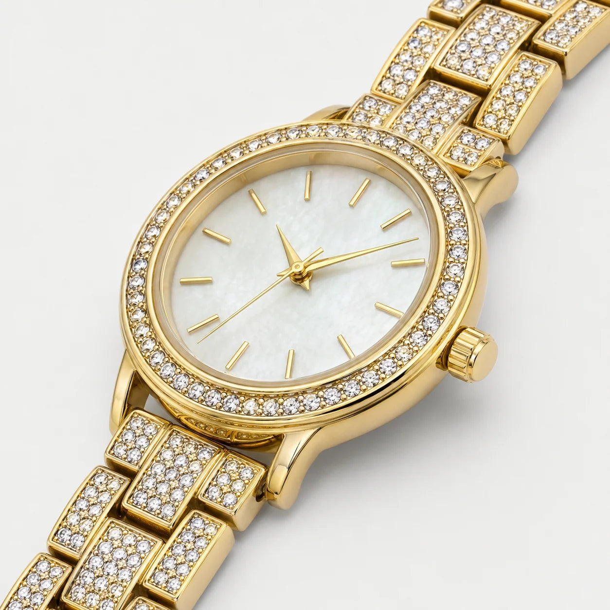 OEM Custom Logo Women's Quartz Analog Glass Dial Round Alloy Case Metal Strap Fashion Wholesale Watch for Ladies